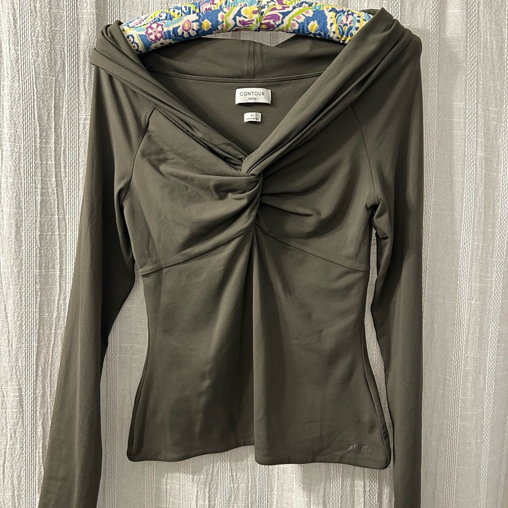 Aritzia Women's Olive Long Sleeve Top